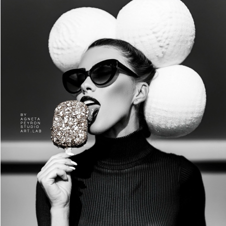 Object 11. THE PLEASURE. Collection: KALASKULOR.